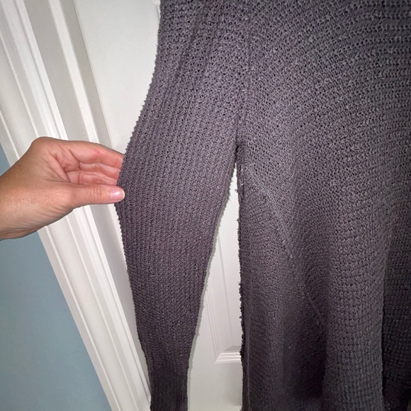 Open shoulder oversized top - Picture 4 of 7